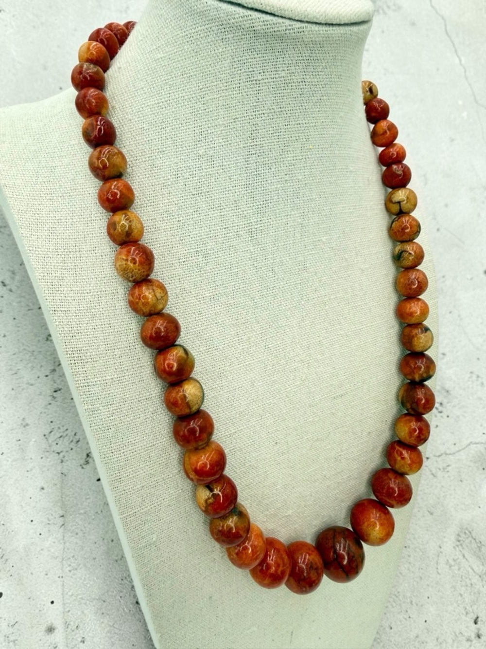 Vintage Chunky Apple Coral Graduated Bead Necklace 18” 80g Barrel Clasp Boho Lux - Picture 5 of 17